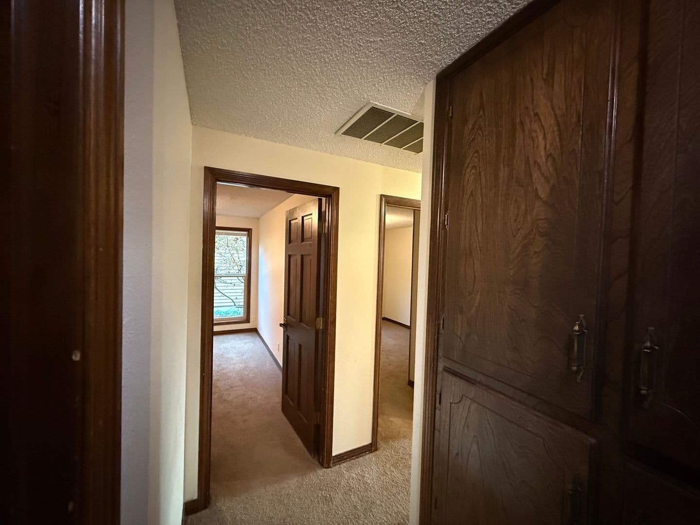 McMinnville House: 1150 NW Sunnywood Ct.