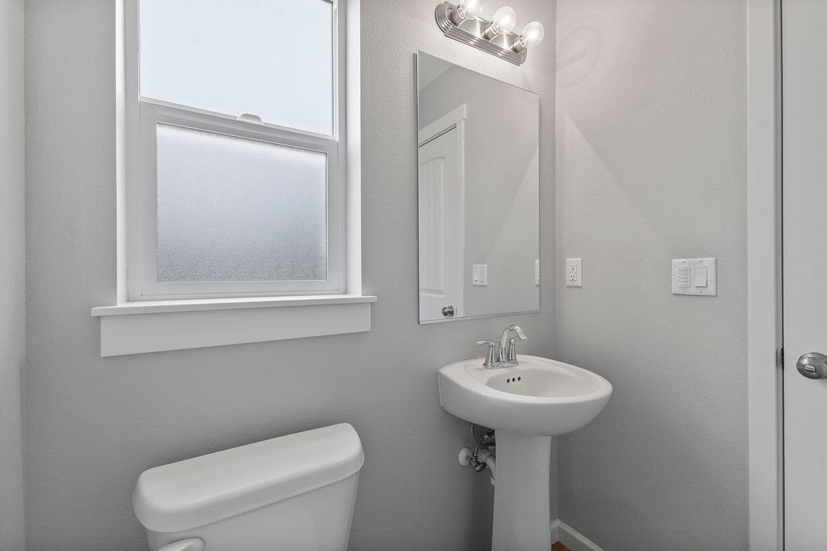 McMinnville House: 6015 NW High Heaven Rd