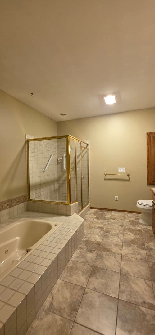 McMinnville House: 2200 NW Doral St