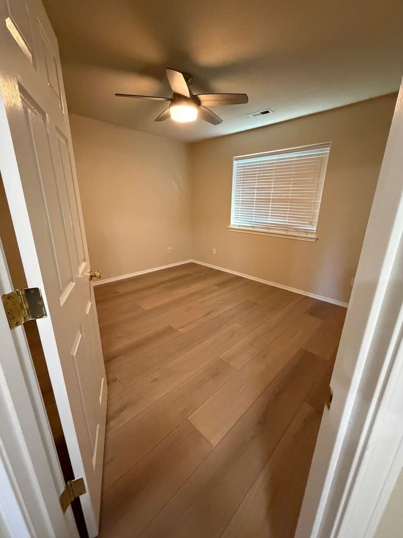 Newberg House: 413 Roger Smith Dr.