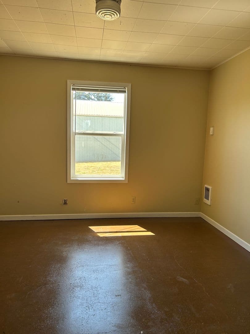 McMinnville House: 1186 NE Alpine Ave