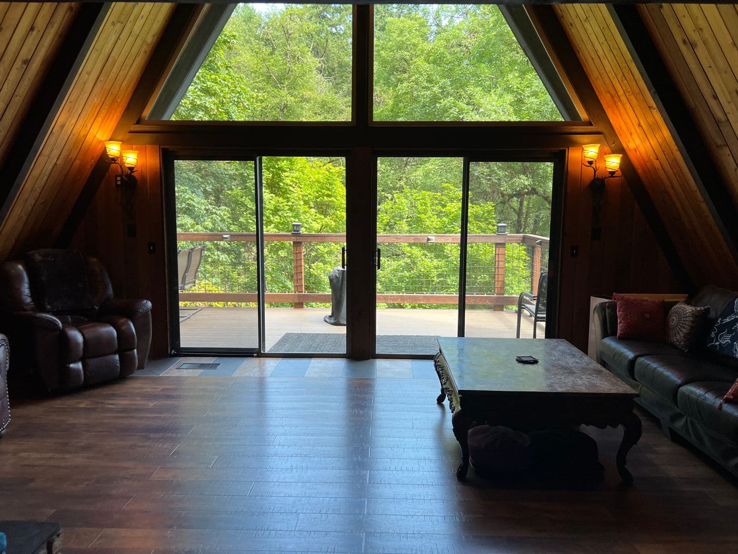 Yamhill House: 15301 NW Moores Valley Rd