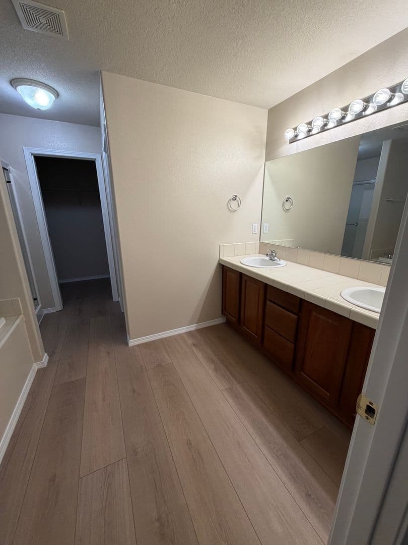 Newberg House: 413 Roger Smith Dr.