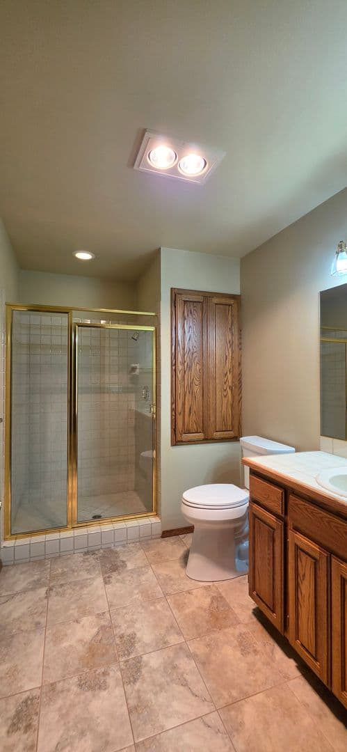 McMinnville House: 2200 NW Doral St