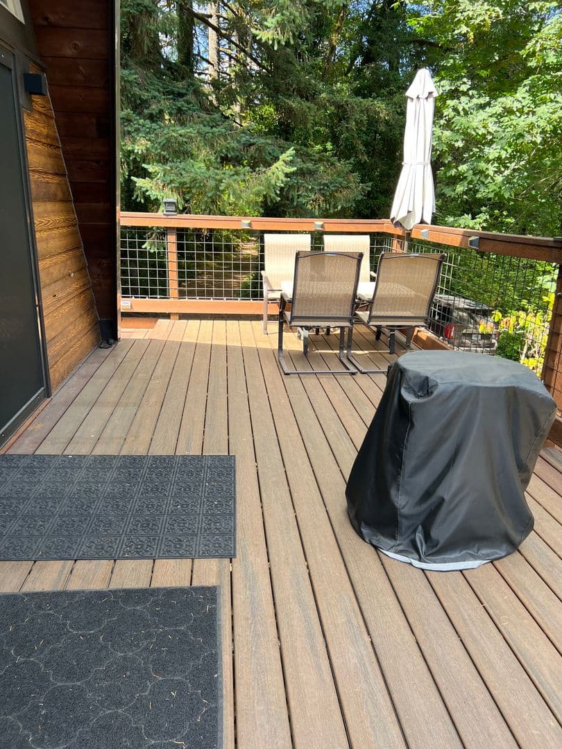 Yamhill House: 15301 NW Moores Valley Rd