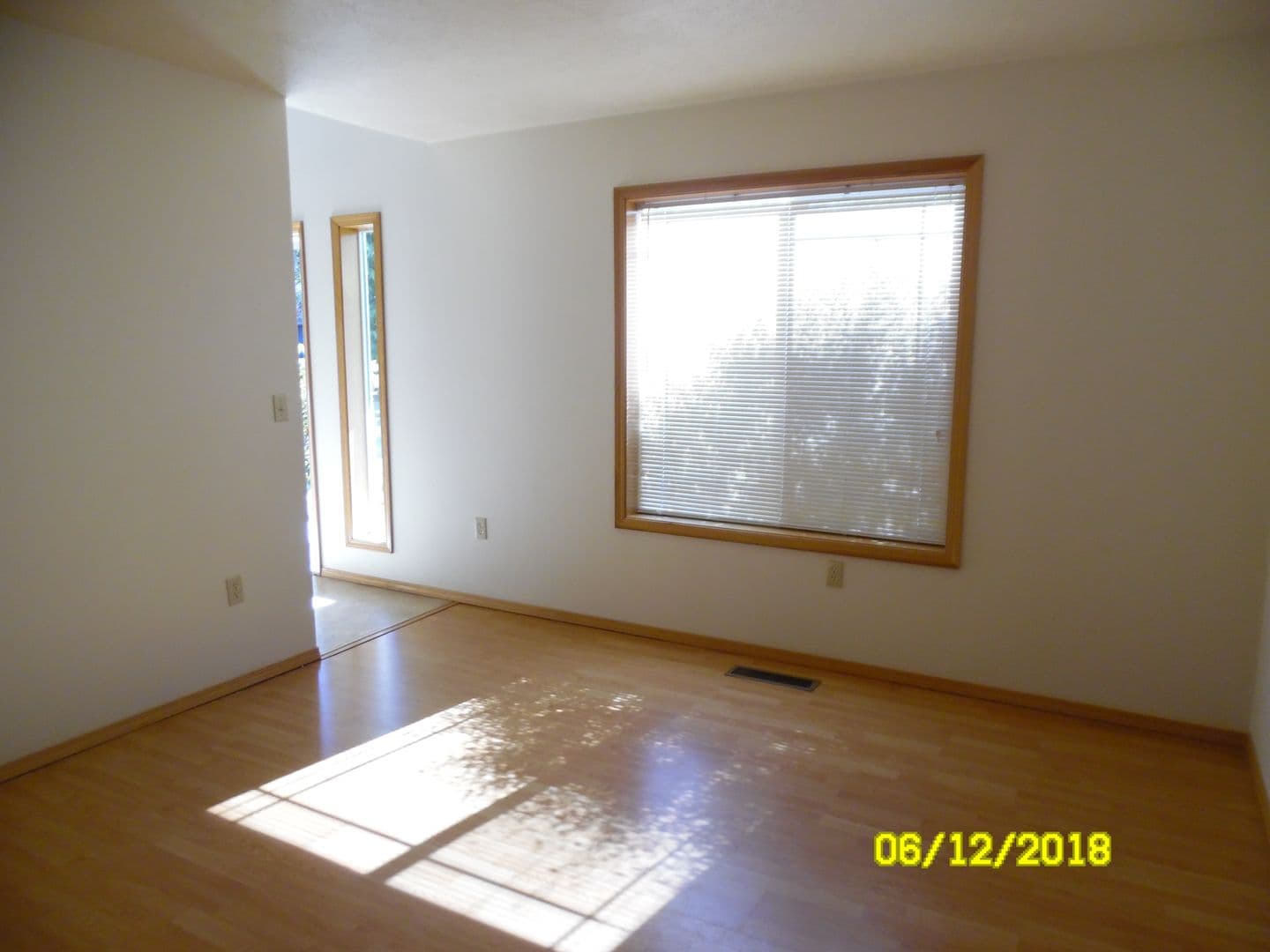 McMinnville House: 595 SW Fleishauer