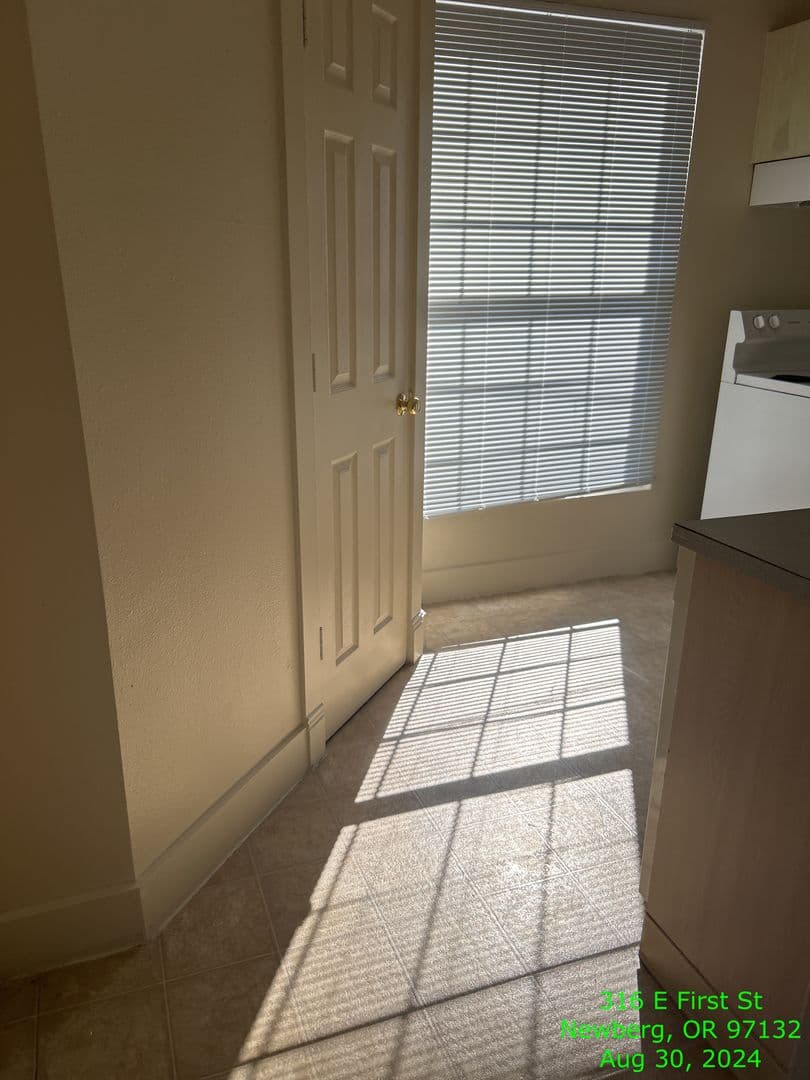 Newberg Apartment: 312-16 E. 1st St.