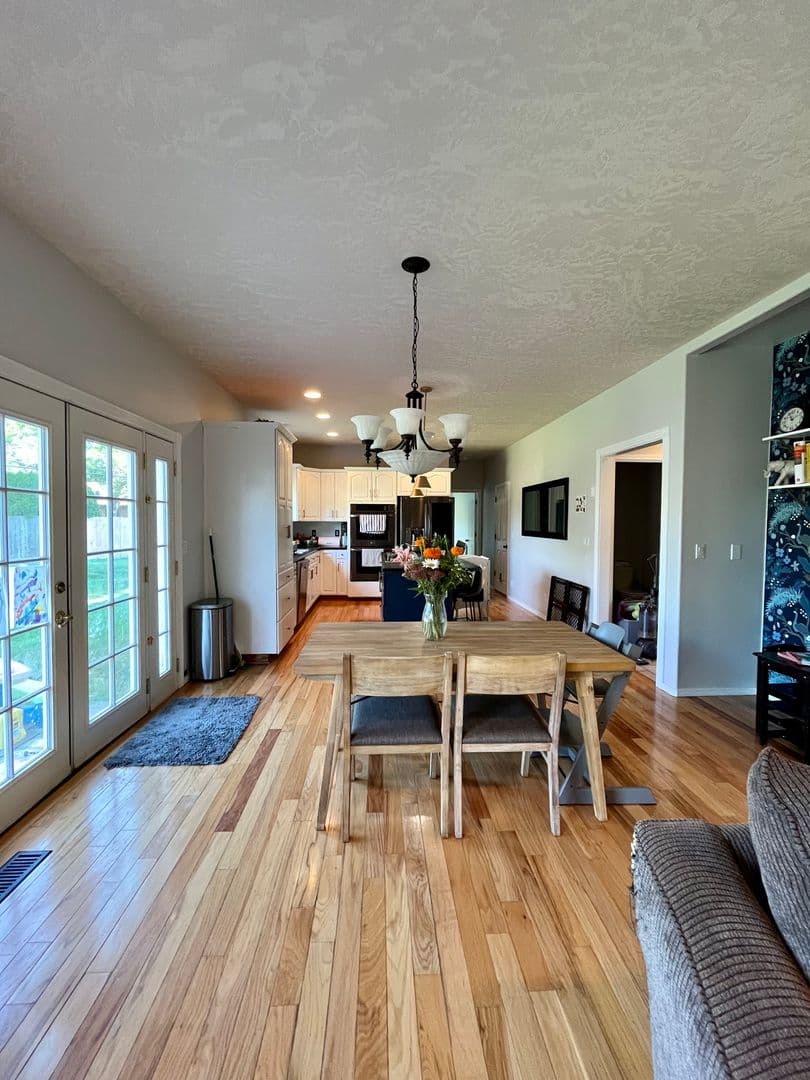 McMinnville House: 2383 NW Victoria Ct