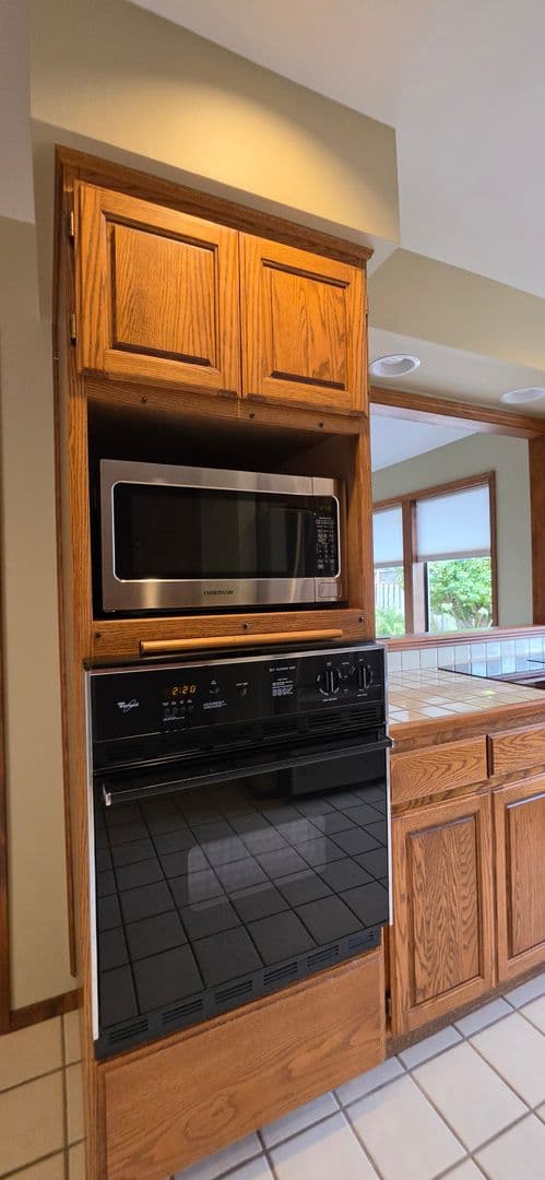 McMinnville House: 2200 NW Doral St