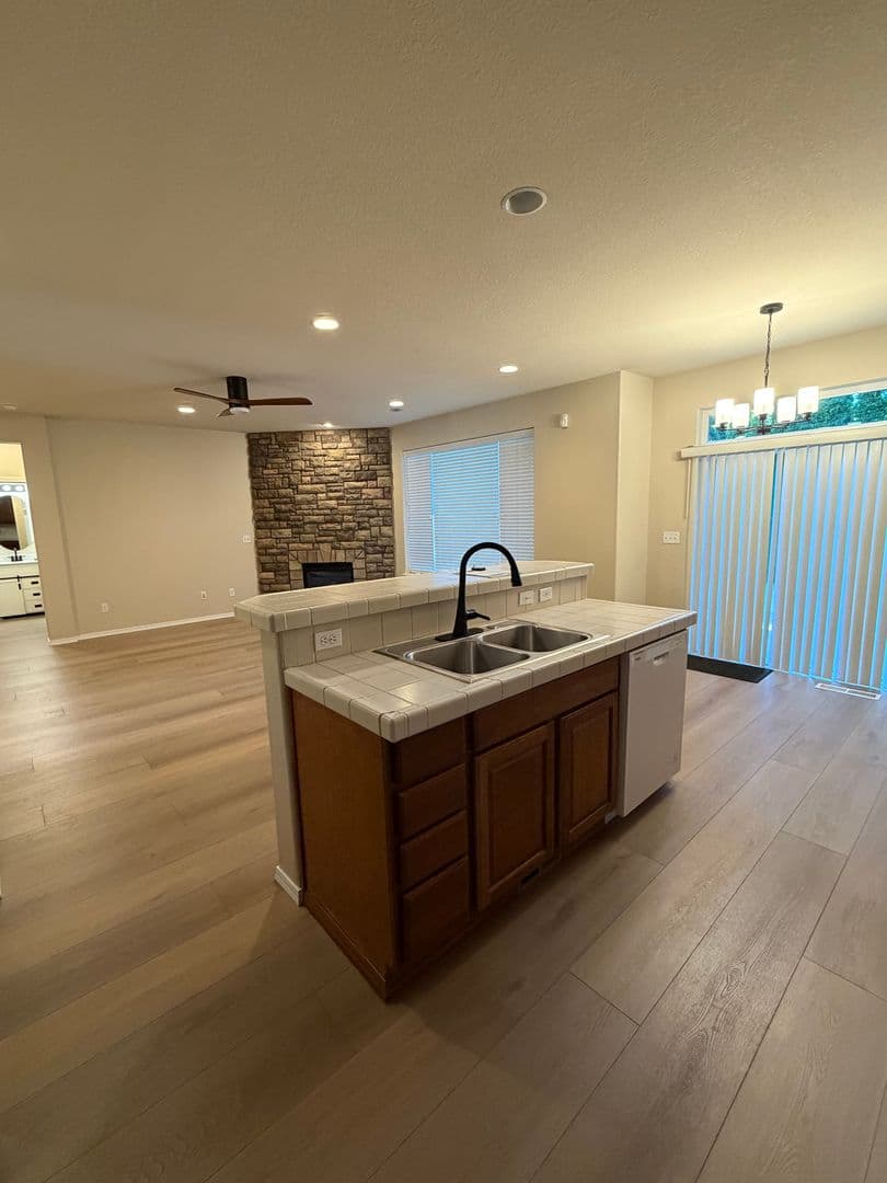 Newberg House: 413 Roger Smith Dr.