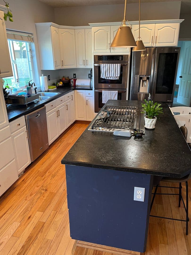 McMinnville House: 2383 NW Victoria Ct