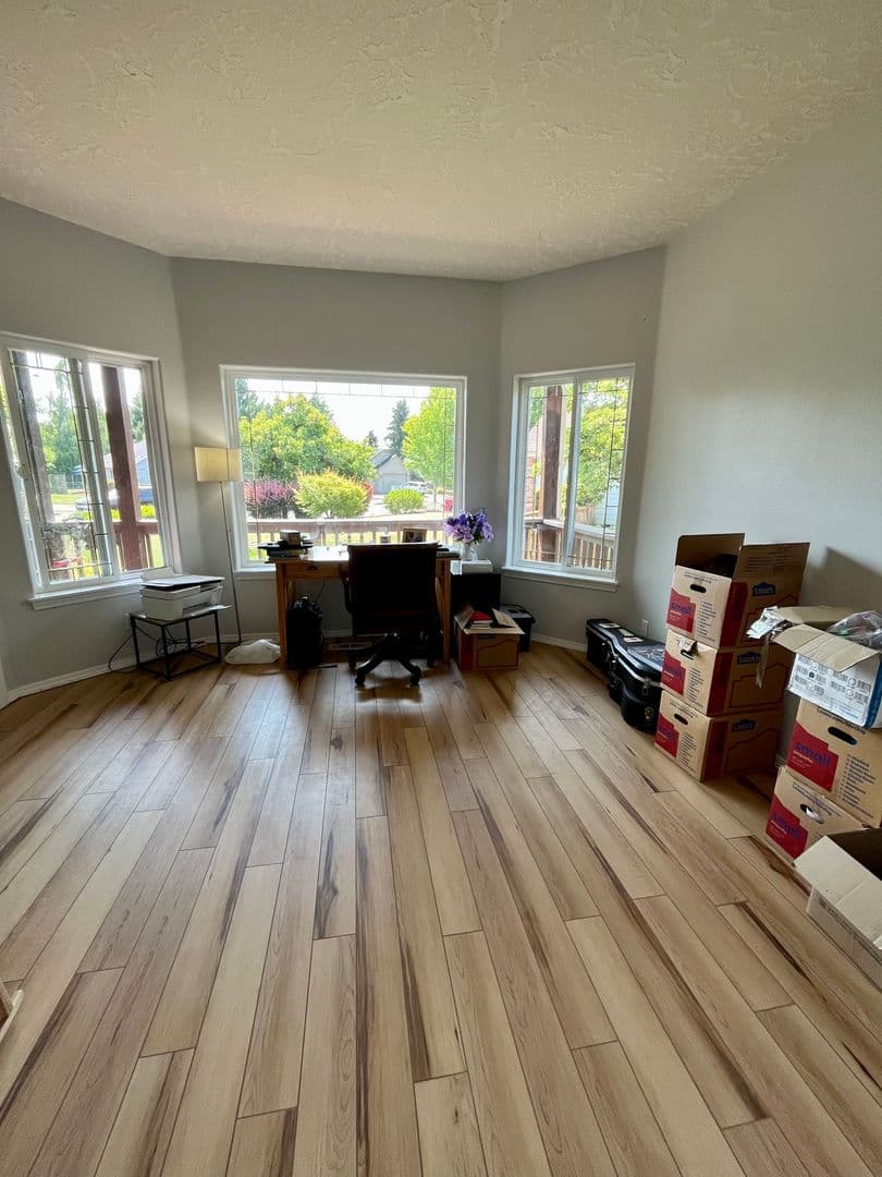 McMinnville House: 2383 NW Victoria Ct