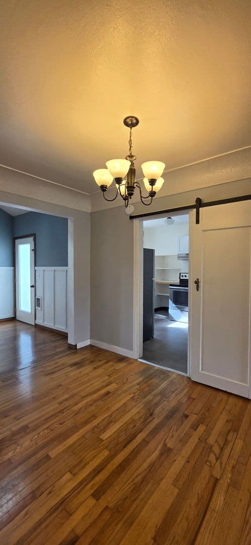 McMinnville House: 126 NW 12th St