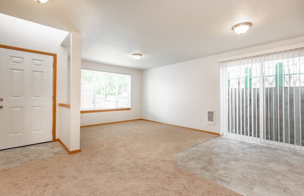 Newberg House: 2356 E. 3rd St