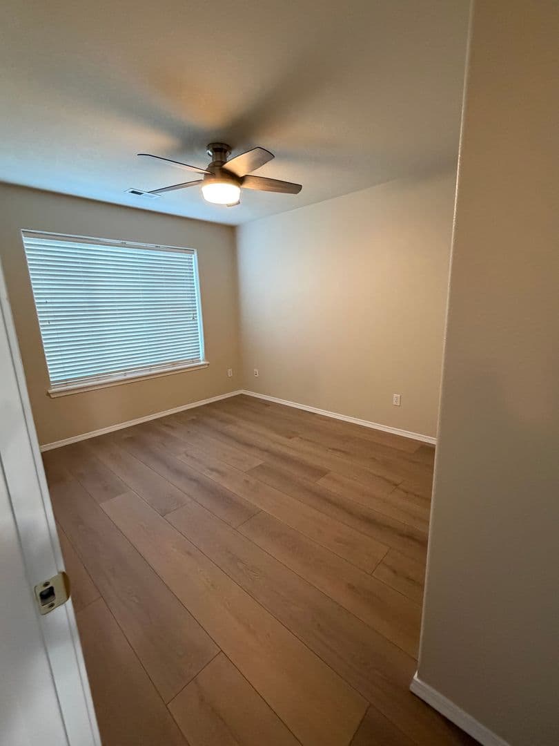 Newberg House: 413 Roger Smith Dr.