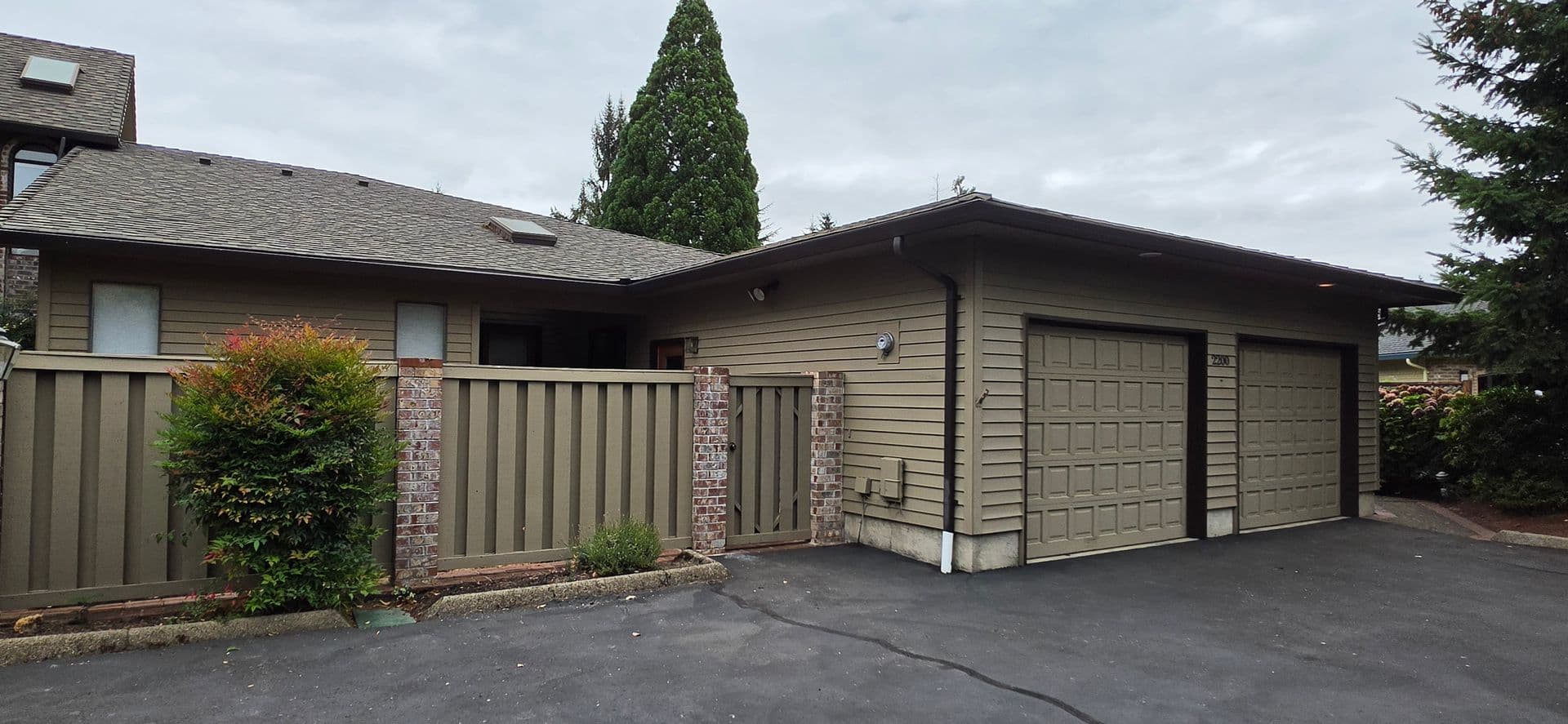 McMinnville House: 2200 NW Doral St