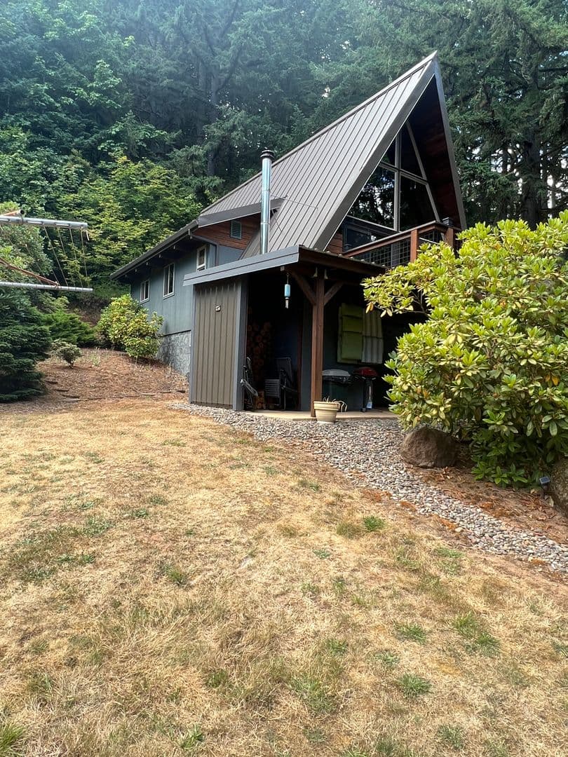 Yamhill House: 15301 NW Moores Valley Rd