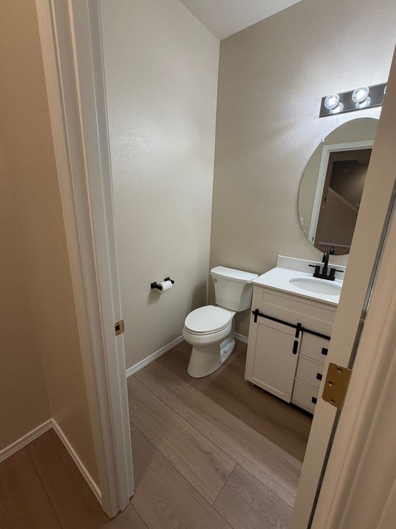 Newberg House: 413 Roger Smith Dr.