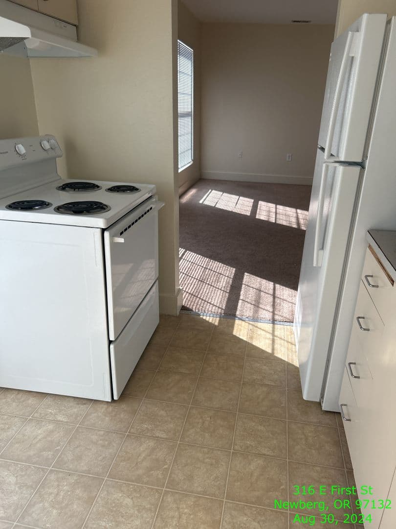 Newberg Apartment: 312-16 E. 1st St.