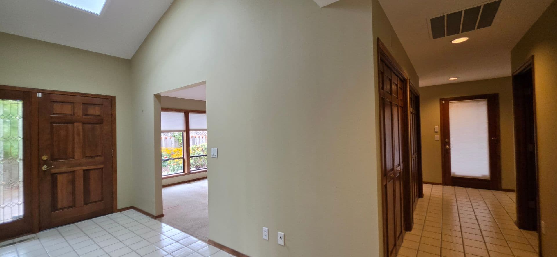 McMinnville House: 2200 NW Doral St