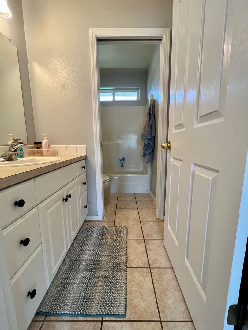 McMinnville House: 2383 NW Victoria Ct
