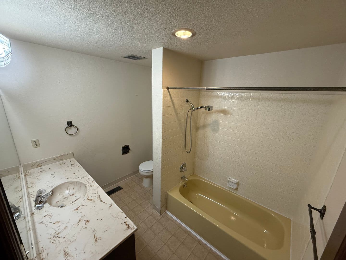 McMinnville House: 1150 NW Sunnywood Ct.
