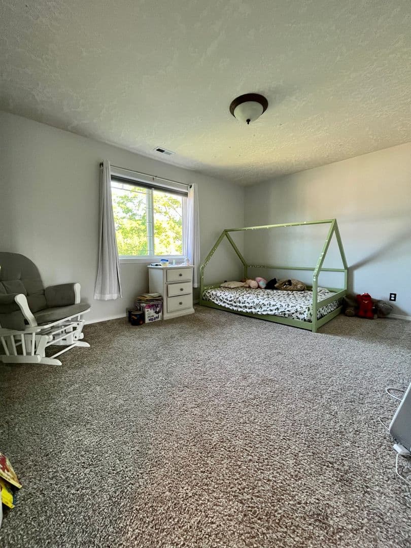 McMinnville House: 2383 NW Victoria Ct
