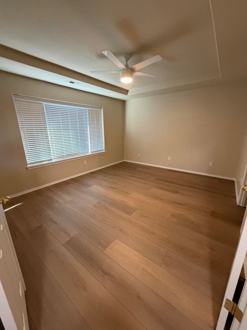 Newberg House: 413 Roger Smith Dr.