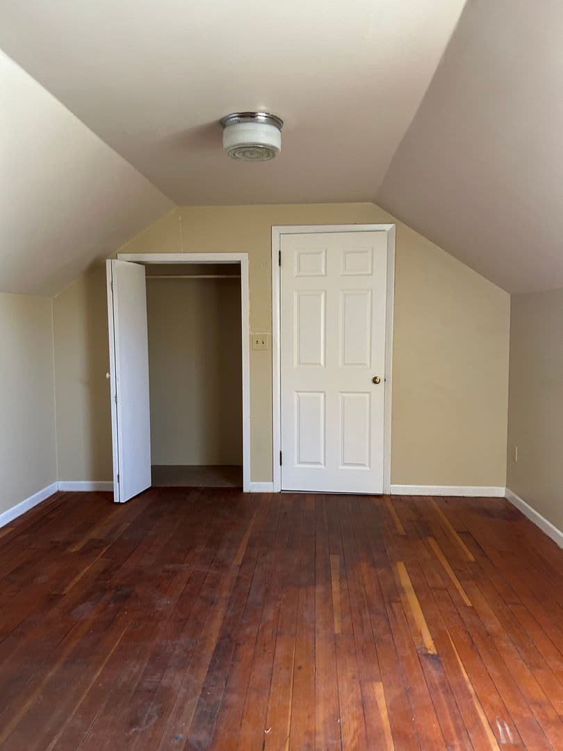 McMinnville House: 1186 NE Alpine Ave
