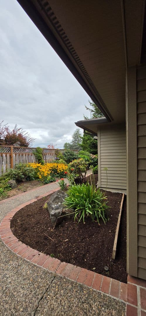 McMinnville House: 2200 NW Doral St