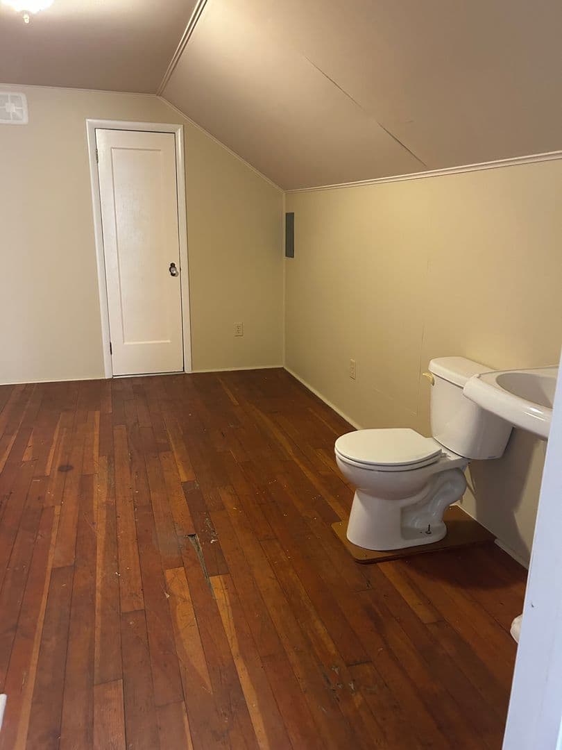 McMinnville House: 1186 NE Alpine Ave