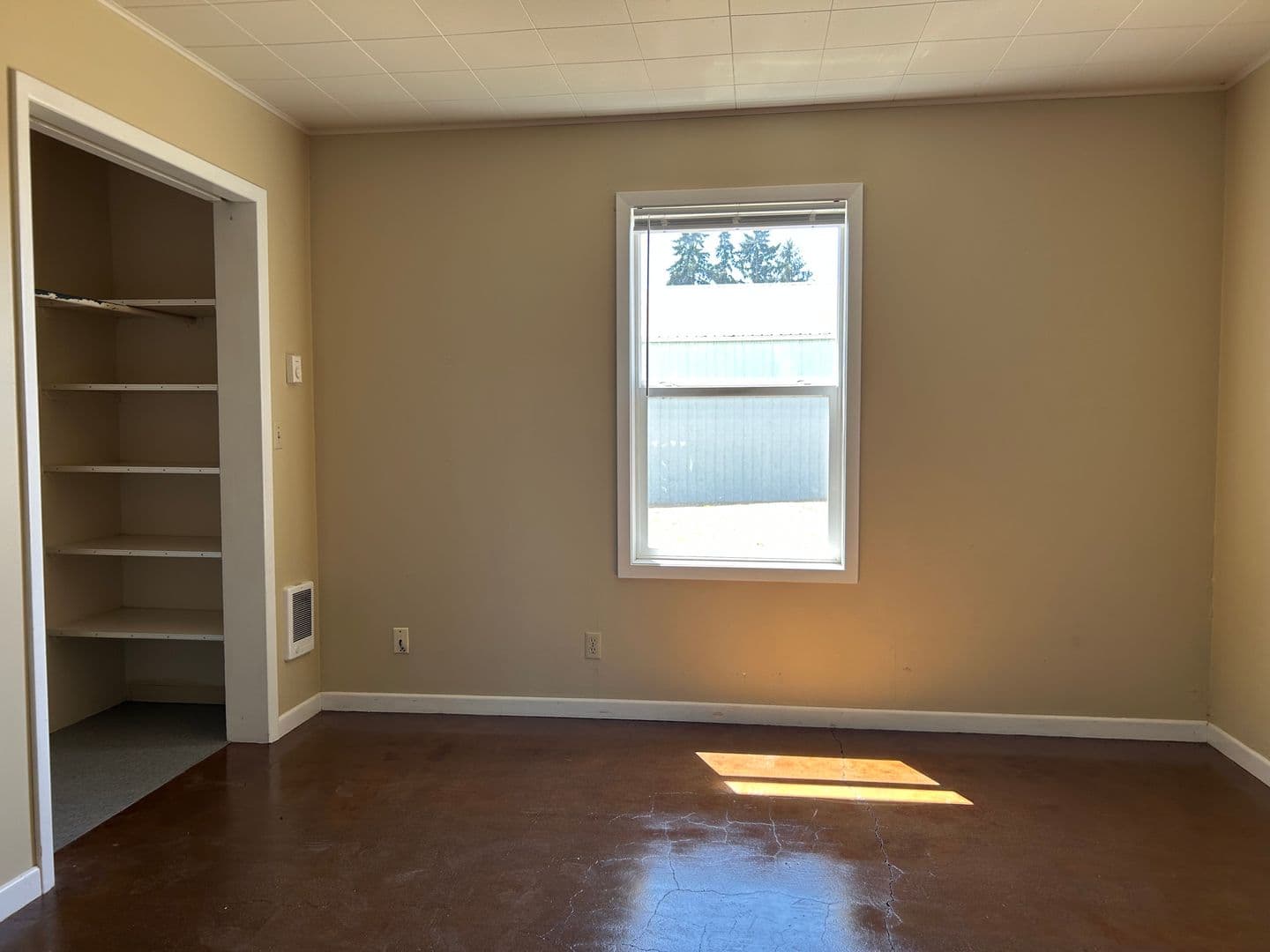 McMinnville House: 1186 NE Alpine Ave