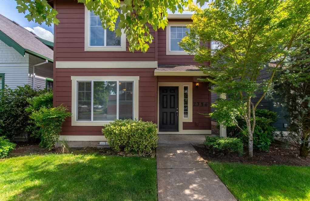 Newberg House: 2356 E. 3rd St