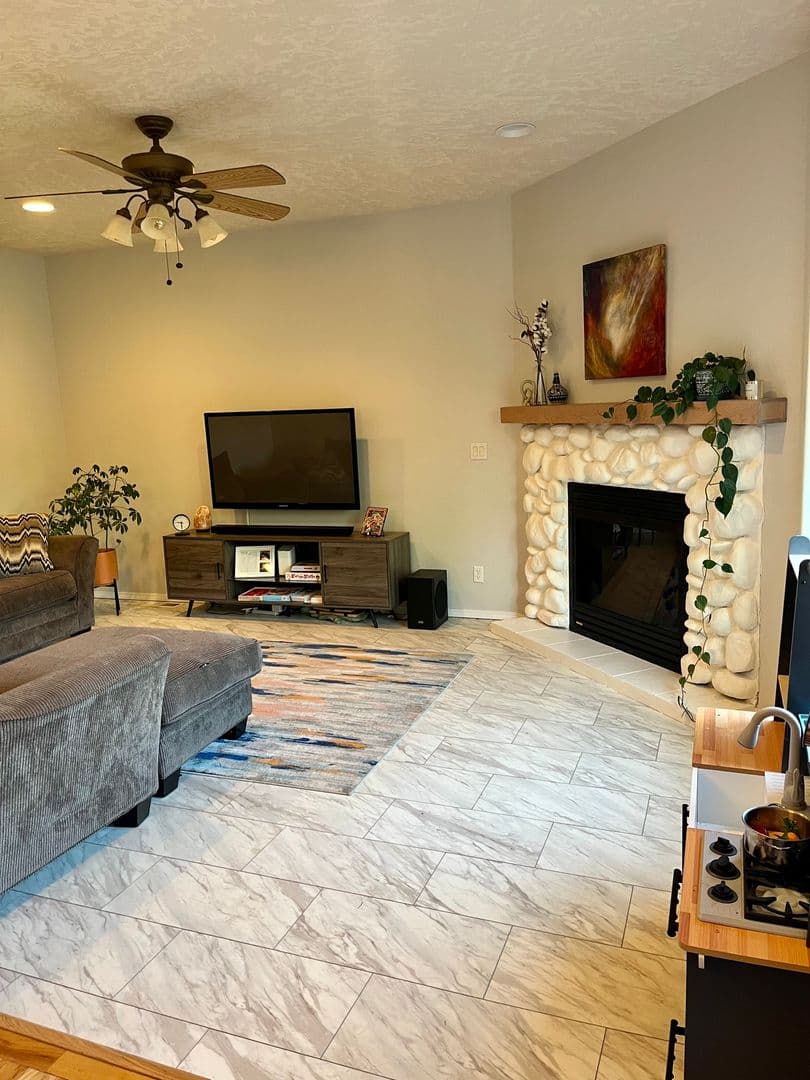 McMinnville House: 2383 NW Victoria Ct