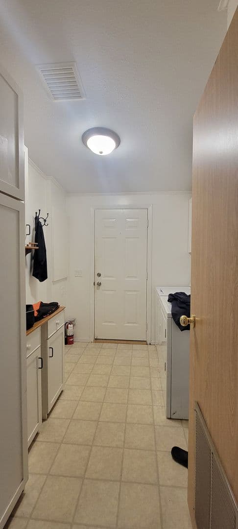 Sheridan House: 8090 Sawtell Rd