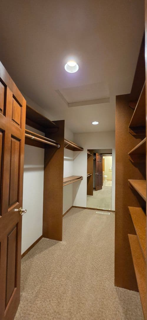 McMinnville House: 2200 NW Doral St
