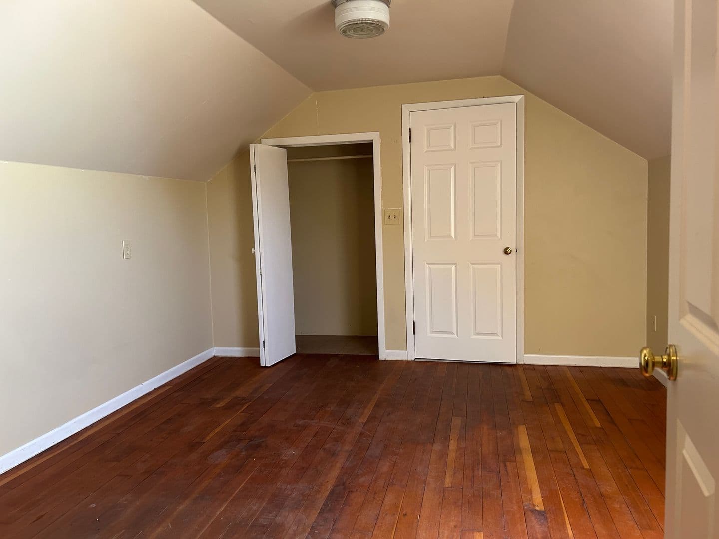 McMinnville House: 1186 NE Alpine Ave