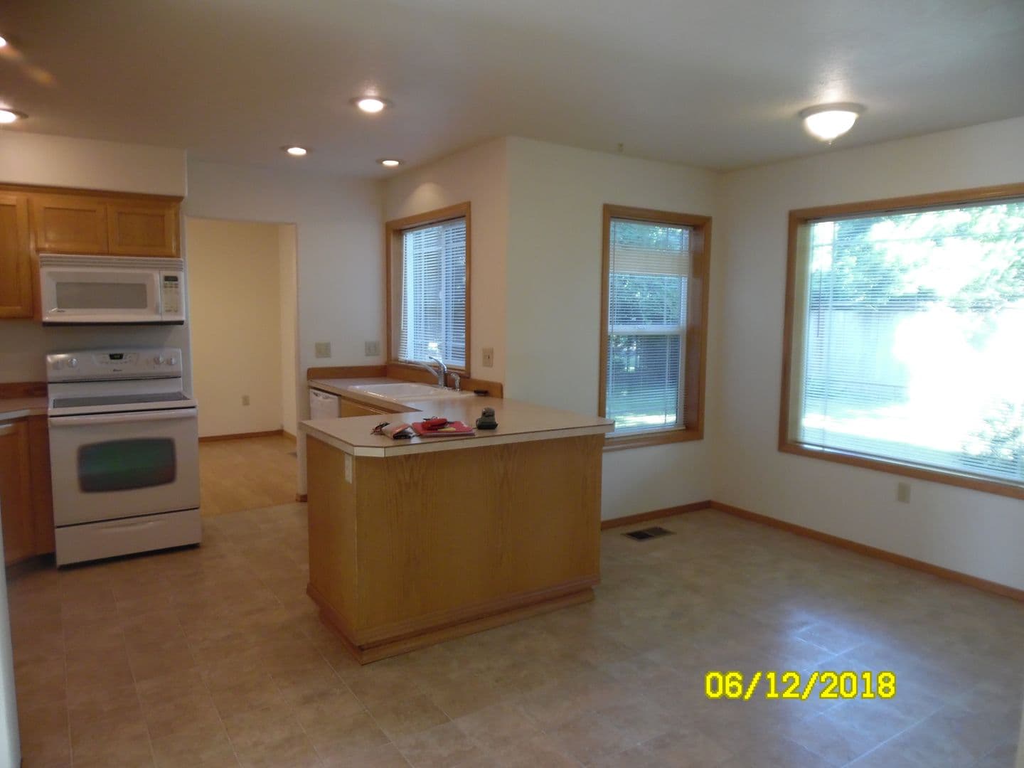 McMinnville House: 595 SW Fleishauer