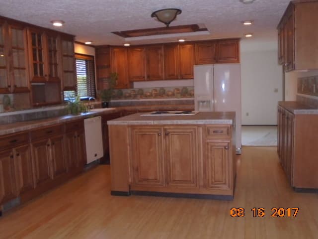 McMinnville House: 911 NW Oakwood Circle