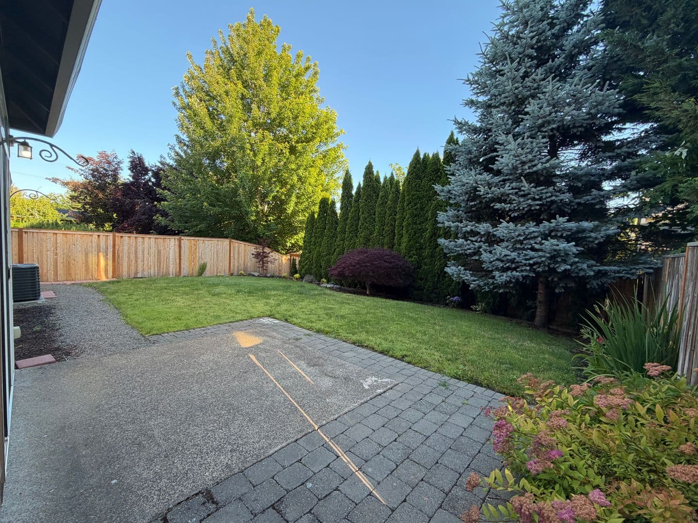 Newberg House: 413 Roger Smith Dr.