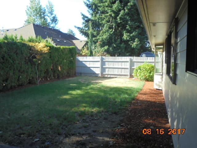 McMinnville House: 911 NW Oakwood Circle