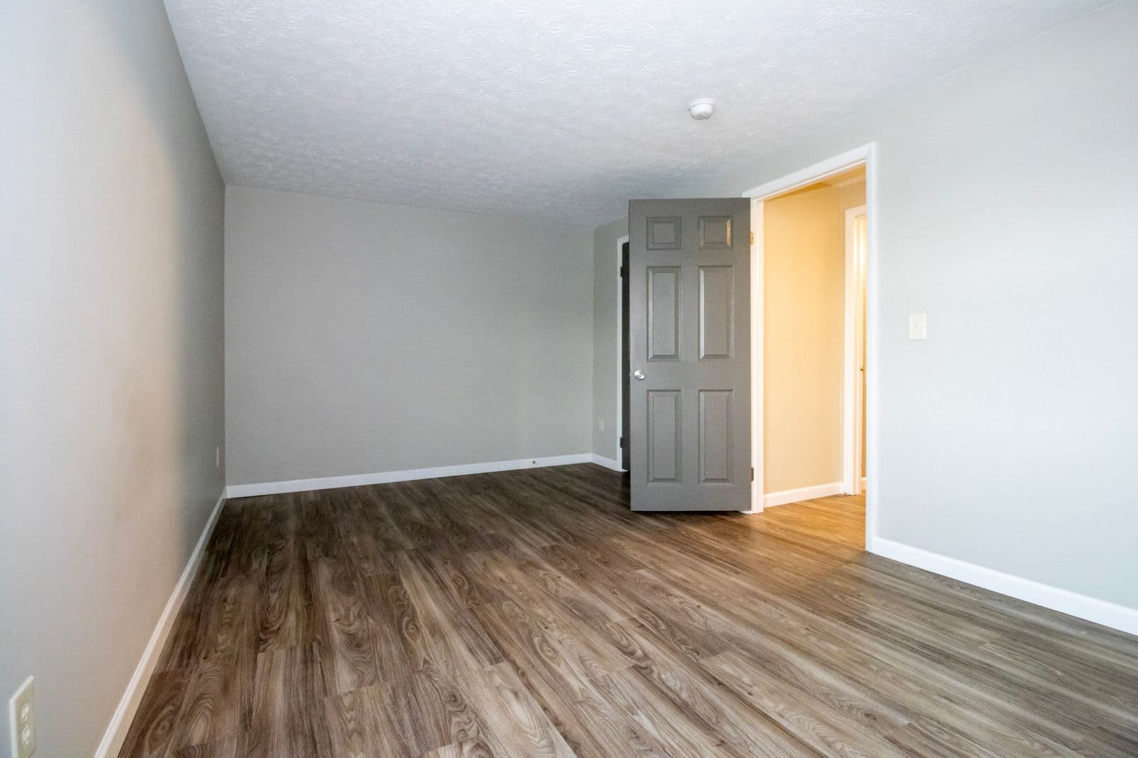 Orrville House: 930 Hostetler Rd, Apt L