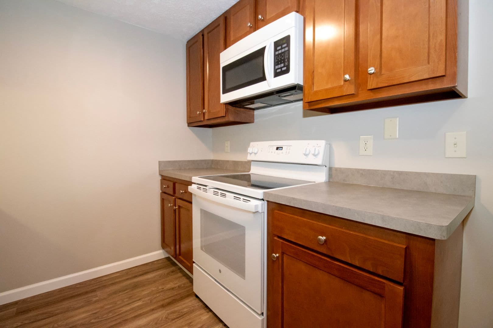 Orrville House: 1175 N Elm St, Apt B