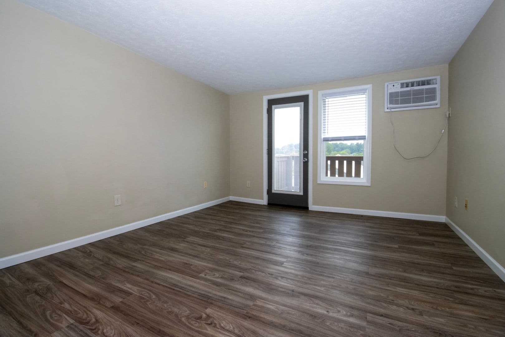 Orrville House: 930 Hostetler Rd, Apt N