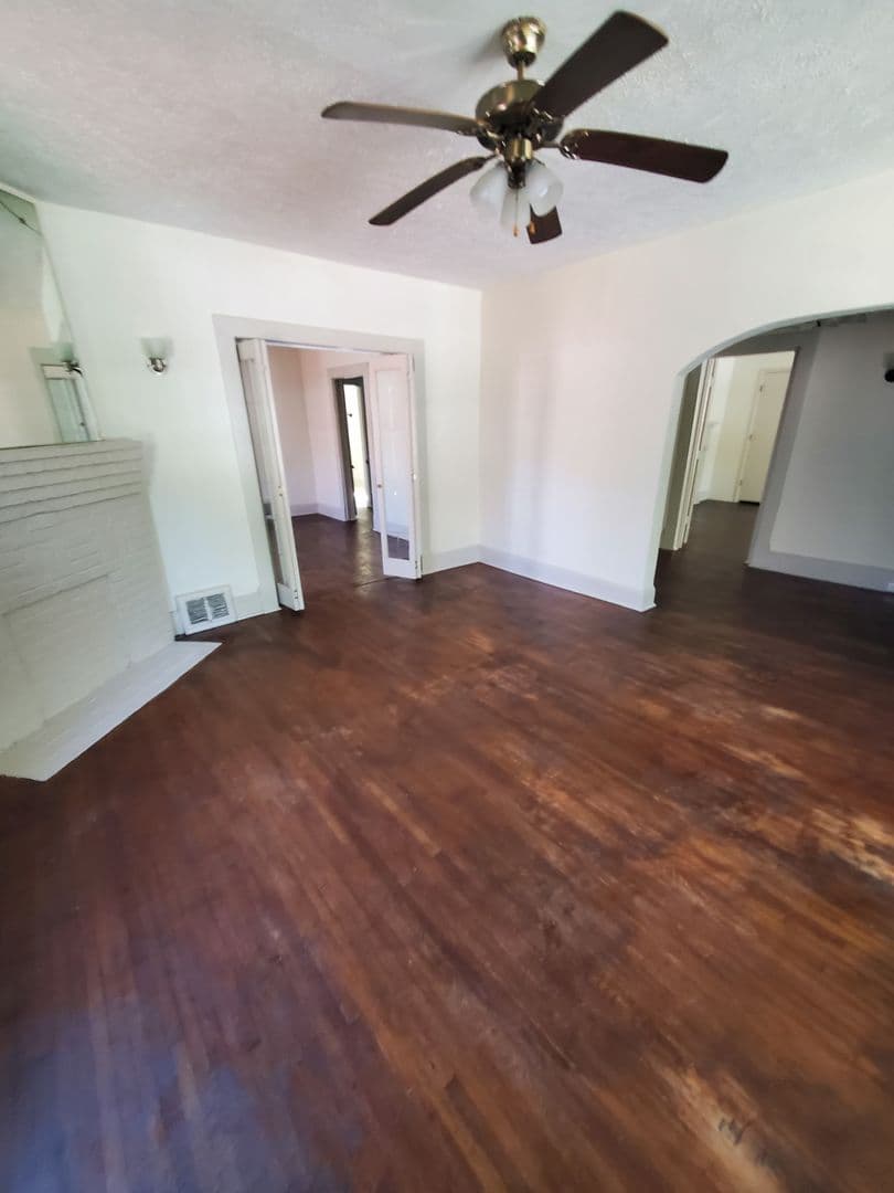 Danville House: 306 Holbrook St.
