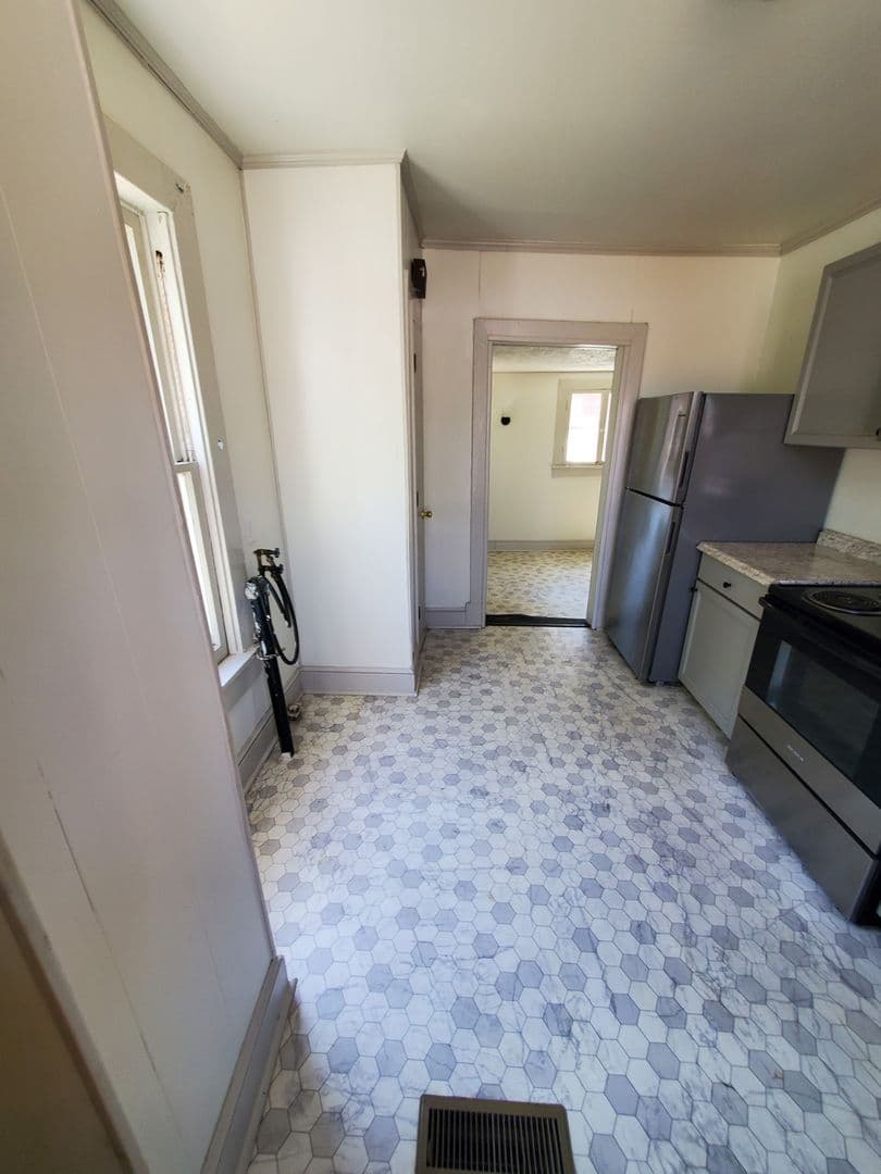 Danville House: 306 Holbrook St.