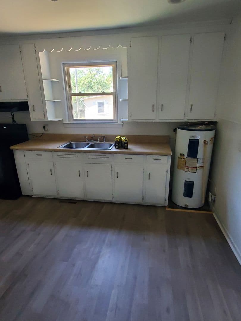 Danville House: 512 Peach St