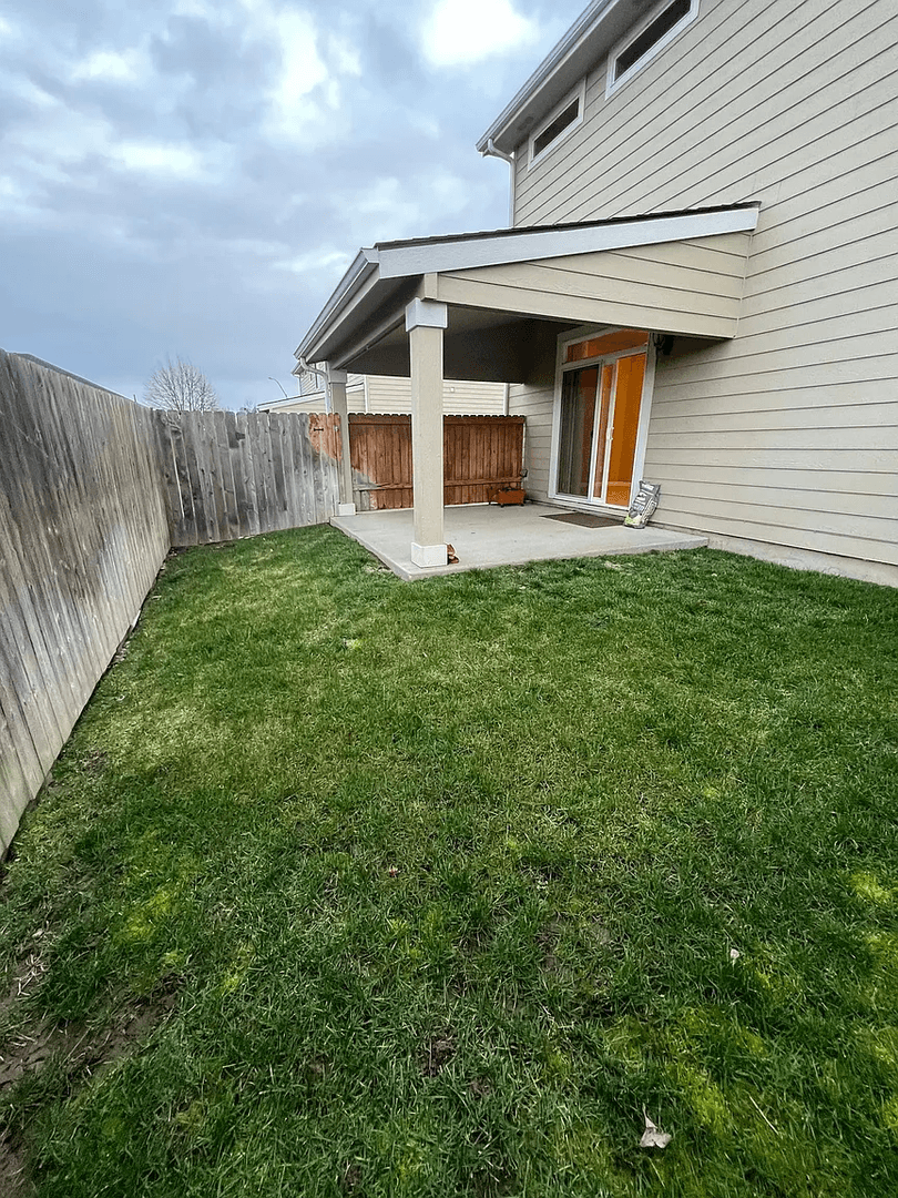 Walla Walla Apartment: 1900 1902 1904 1908 Sunset Drive