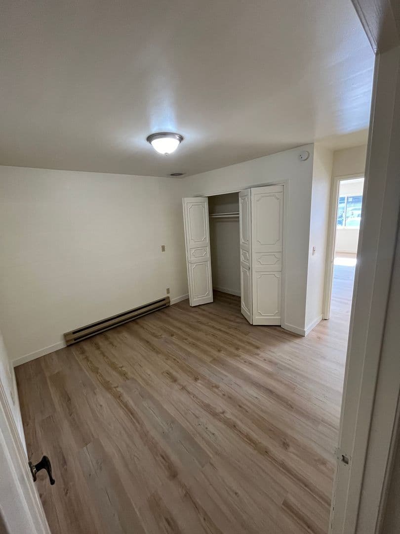 Milton Freewater Apartment: 701 - 723 NE 6th Ct.