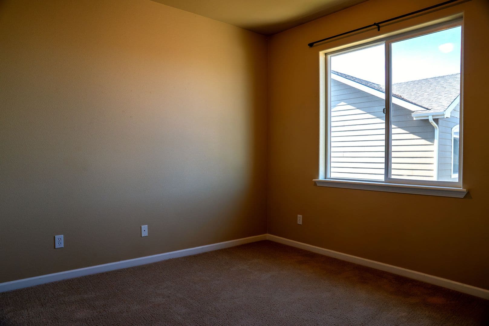 Walla Walla Apartment: 1900 1902 1904 1908 Sunset Drive